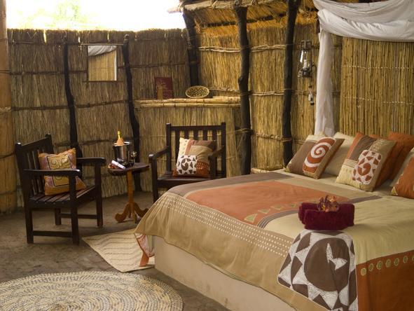 Tafika Lodge - Bedroom